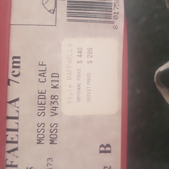 Salvatore Ferragamo green suede heels - Picture 7 of 7